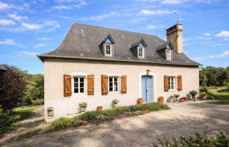 G&icirc;te n&deg;G121243 Artiguelouve - Pyr&eacute;n&eacute;es-Atlantiques - photo