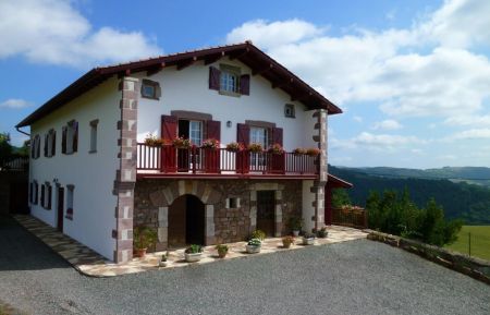G&icirc;te n&deg;G231059 Iroul&eacute;guy - Pyr&eacute;n&eacute;es-Atlantiques - photo