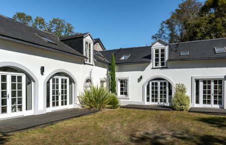 G&icirc;te n&deg;G121257 Juran&ccedil;on - Pyr&eacute;n&eacute;es-Atlantiques - 3 g&icirc;tes en duplex am&eacute;nag&eacute;s dans les anciennes &eacute;curies. Montagnon est &agrave; droite