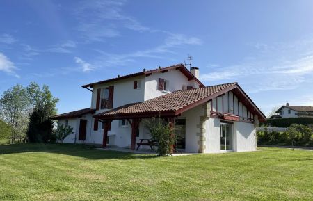 G&icirc;te n&deg;G152190 Saint-P&eacute;e-sur-Nivelle - Pyr&eacute;n&eacute;es-Atlantiques - photo