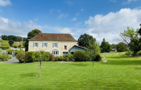 G&icirc;te n&deg;G122119 Salies-de-B&eacute;arn - Pyr&eacute;n&eacute;es-Atlantiques - photo