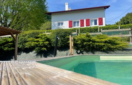 G&icirc;te n&deg;G141120 Espelette - Pyr&eacute;n&eacute;es-Atlantiques - photo