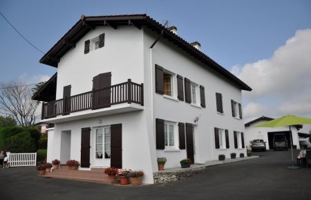 G&icirc;te n&deg;G152156 Larressore - Pyr&eacute;n&eacute;es-Atlantiques - Vue Mentaberria
