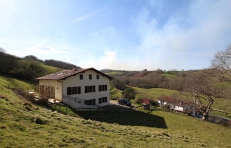 G&icirc;te n&deg;G252063 Saint-P&eacute;e-sur-Nivelle - Pyr&eacute;n&eacute;es-Atlantiques - photo