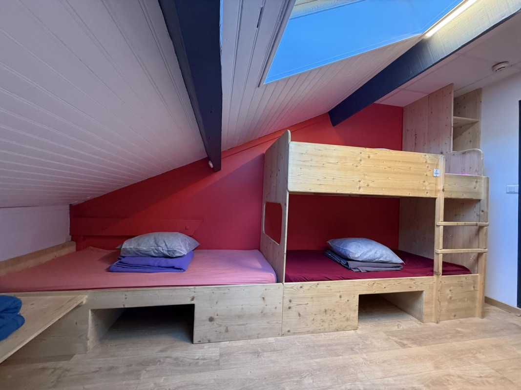 Chambre avec lits simples au gîte Menditarrena, Bidarray