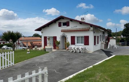 G&icirc;te n&deg;G152278 Halsou - Pyr&eacute;n&eacute;es-Atlantiques - La maison MENDI BICHTA avec le g&icirc;te &agrave; l'&eacute;tage