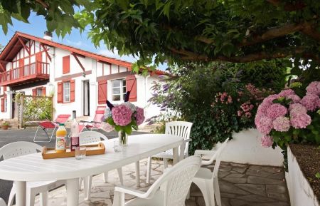gîte et salon de jardin Gîte n°G251003 Ahetze - Pyrénées-Atlantiques - gîte et salon de jardin