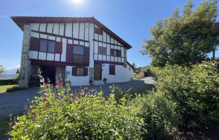 G&icirc;te n&deg;G152279 Saint-P&eacute;e-sur-Nivelle - Pyr&eacute;n&eacute;es-Atlantiques - photo