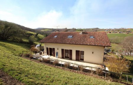 G&icirc;te n&deg;G252053 Saint-P&eacute;e-sur-Nivelle - Pyr&eacute;n&eacute;es-Atlantiques - photo