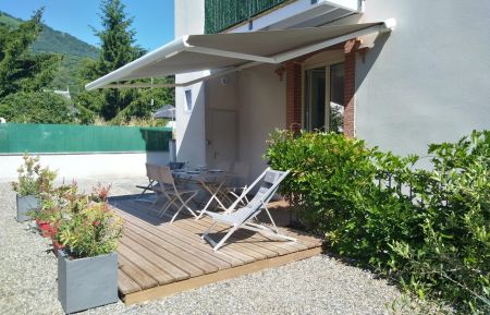 G&icirc;te n&deg;65G203411 Argel&egrave;s-Gazost - Hautes-Pyr&eacute;n&eacute;es - terrasse avec store banne, id&eacute;al pour repas &agrave; l'ext&eacute;rieur le midi